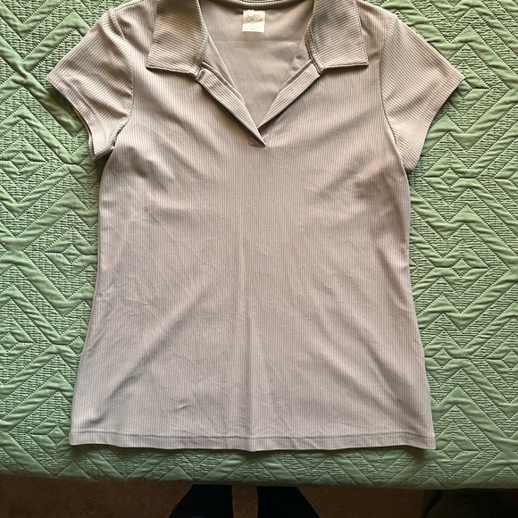 CALIA by Carrie Underwood Sand Polo Top - Picture 1 of 5